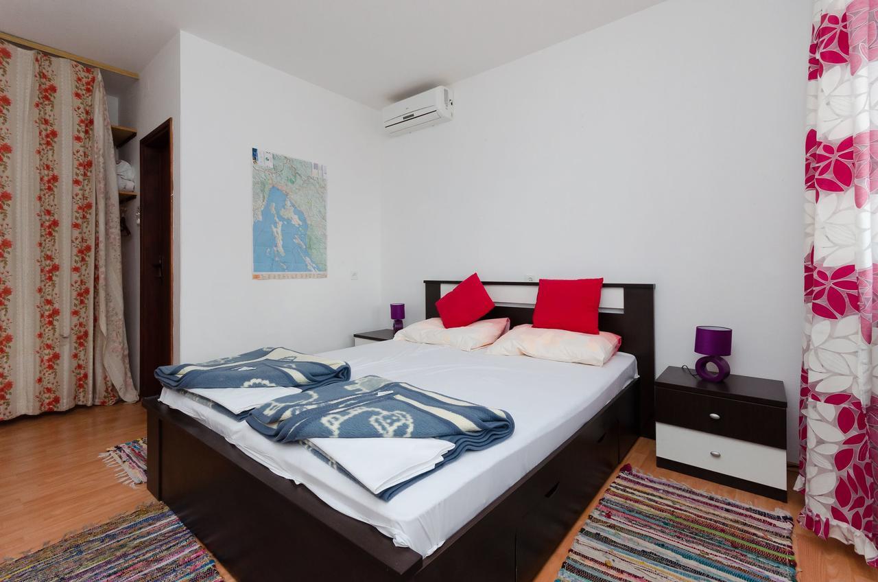 Apartments And Room Luka เคลโนวีซา ภายนอก รูปภาพ